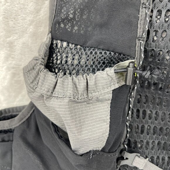 CamelBak Men's Black and Gray Hydration Vest - Picture 9 of 16